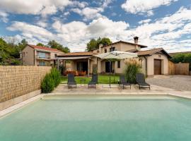 Villa with swimming pool and children's playground, in a quiet area - by Traveler Tourist agency Krk - ID 2686, hotel in Kastav