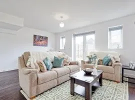 Modern 3-Bed 3-Bath Home - Quiet Road - Parking For 2 Cars - LMV Property