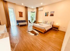 Lucia&rsquo;s Place, husdjursv&auml;nligt hotell i Tanauan