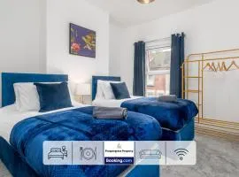 Modern 2BDR House By Prospergress Property Short Lets & Serviced Accommodation Coventry With Free Parking, Games and Near University Hospital, Coventry City Centre