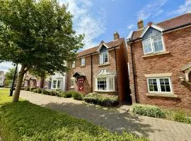 Baileys Beach House - Part of the The Bay Filey Holiday Village with pool, gym and direct beach access, pub, restaurant, tennis and meadows walks