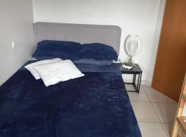 chambre qu&aacute;druplo, alojamento com cozinha em Differdange