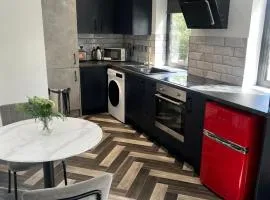 Affordable Serviced Apartment close to City Centre