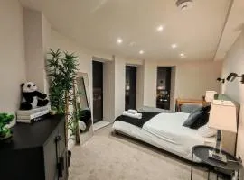 Luxury 2-Bedroom Penthouse with Stunning Views and Parking - Leeds City Centre