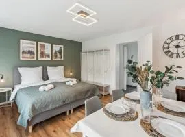 Modernes 6-Betten-Apartment mit Balkon und Parkplatz - zentrale Lage