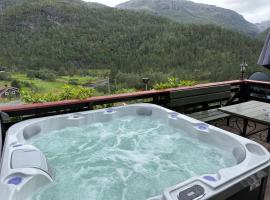 Fossen bratte chalet, gistir&yacute;mi me&eth; eldunara&eth;st&ouml;&eth;u &iacute; Eikedalen
