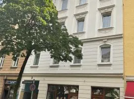 Pension&Hostel Anna - Monteurzimmer -------- 10 minutes walk to Oktoberfest