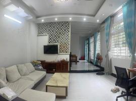 May Homestay, δωμάτιο σε οικογενειακή κατοικία σε Ấp Phú Thọ
