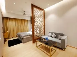 Hangout luxury studio