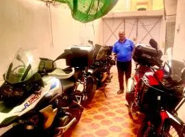 Spacious Apartment with Motorcycle Garage, Free Parking, and Air Conditioning