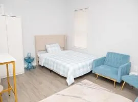 Brighton Beach Retreat Blue30