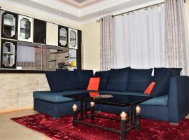 Yukis & Kukis Place, 5 bedrooms, 5 bathrooms, 2 Sitting Rooms, hotel econ&ocirc;mico em Embu