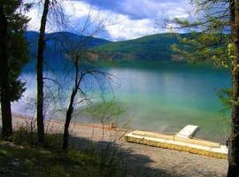 Chalet Chic! Lake and Ski Access Nearby Fish Pond、ホワイトフィッシュのシャレー