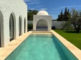 Charming Luxury Villa Poolside Paradise in Nature
