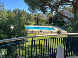 3 pièces moderne et calme, 5 minutes mer et golf, hotel en Mandelieu-la-Napoule