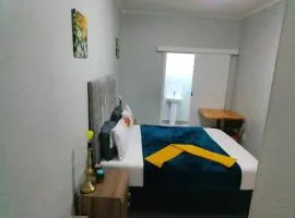 Neo & Ruks Guest House Salt River 1