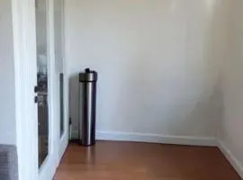 room fekoly tv, micro ac