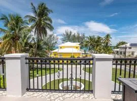 Villa By the Beach - sleeps 8 plus