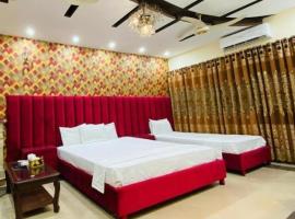 Couple Friendly Guest House, hotel in Karachi