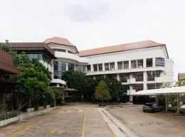 Central Place Hotel
