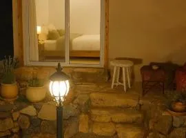 Rustic Cabin in the Galilee with Pastoral Views