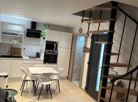 Les 3 anges, hotel v destinaci Houilles