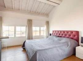 WAVE'S GLASS Industrial loft in old Murano