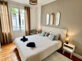 Appartement &eacute;l&eacute;gant Championnet - 3 chambres - parking priv&eacute;，格勒諾布爾的自炊式住宿