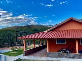 Recanto da Alegria - Casa em Cunha com Jacuzzi,Piscina,Rede,Churrasqueira,Lareira,Deck, Banco de coração