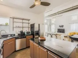 SoCo Haven Retreat - Sleeps 8 - Wifi & Fire Pit