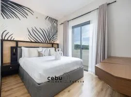New Modern Pool Front Condo Near IT Park