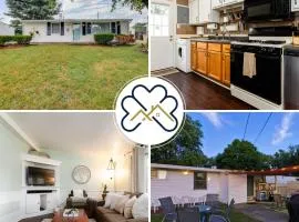 The Huddle & Hangout - 3 Bedroom House Close to ND