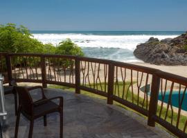 Colibrí Beachfront Room with Pool, Troncones, ξενοδοχείο σε Troncones