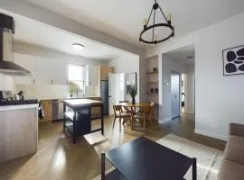 2 BR with Soaking Tub and Onsite Parking