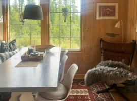 Cosy Family Cabin With Views And Sauna, hotel di Aulstad