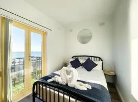 2BR entire apartment beach