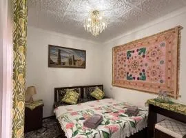 Zardozon Guest House