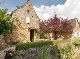 Tasteful Cottage in Roziers with Terrace, holiday home in Lissac-sur-Couze