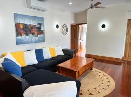 Russell Harbour Apartment, pet-friendly hotel in Russell