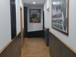 Monqar, hotel din Foz