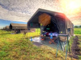 Kananga Special Tented Camp, luxury tent in Banagi