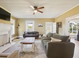 Peaceful Retreat with Scenic Surroundings home