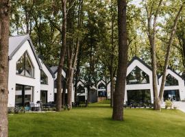 Treehouses, Hotel in Skorochów