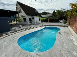 Lakeside Pool Villa in LakeGarden & Zoo