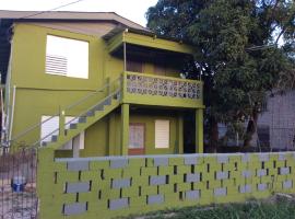MaFlo Arms, hotel in Belize City
