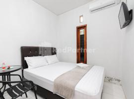 Wisma Radya Syariah RedPartner, hotel v destinaci Serang