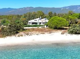 Villa San Ciprianu Mare Di Lecci