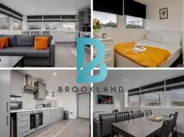 Modern 2-Bed Flat in Leeds by Brookland Stays Serviced Short Lets with Free WiFi