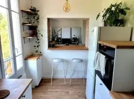 Charming apartment bordering Versailles