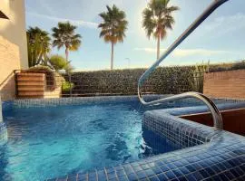 Luxury 3 Bedrooms, Private Heated Pool - EHHouse
